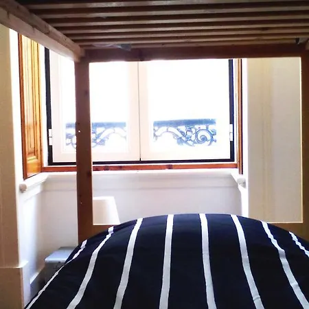 Apartment Look In At Alfama To Graca *