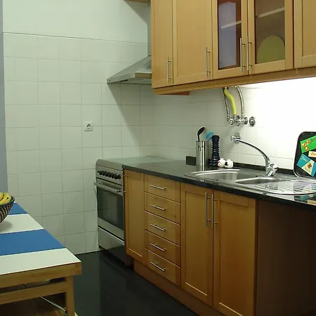 Look In At Alfama To Graca * Lisboa