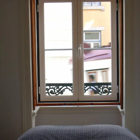 Apartment Look In At Alfama To Graca