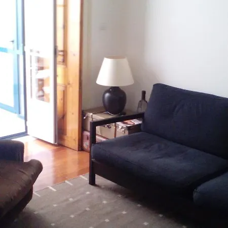 Look In At Alfama To Graca * Lisboa